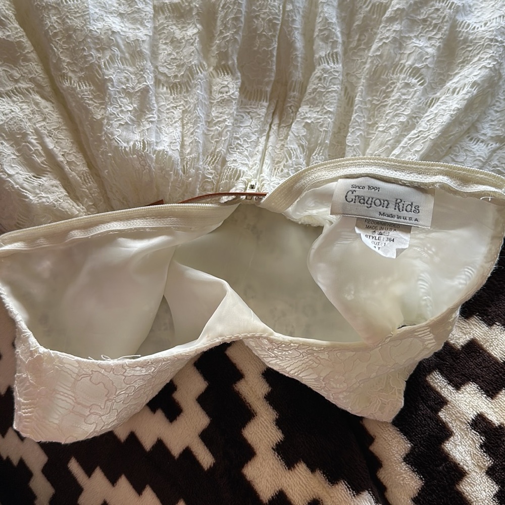 Toddler formal dress - Picture 3 of 3